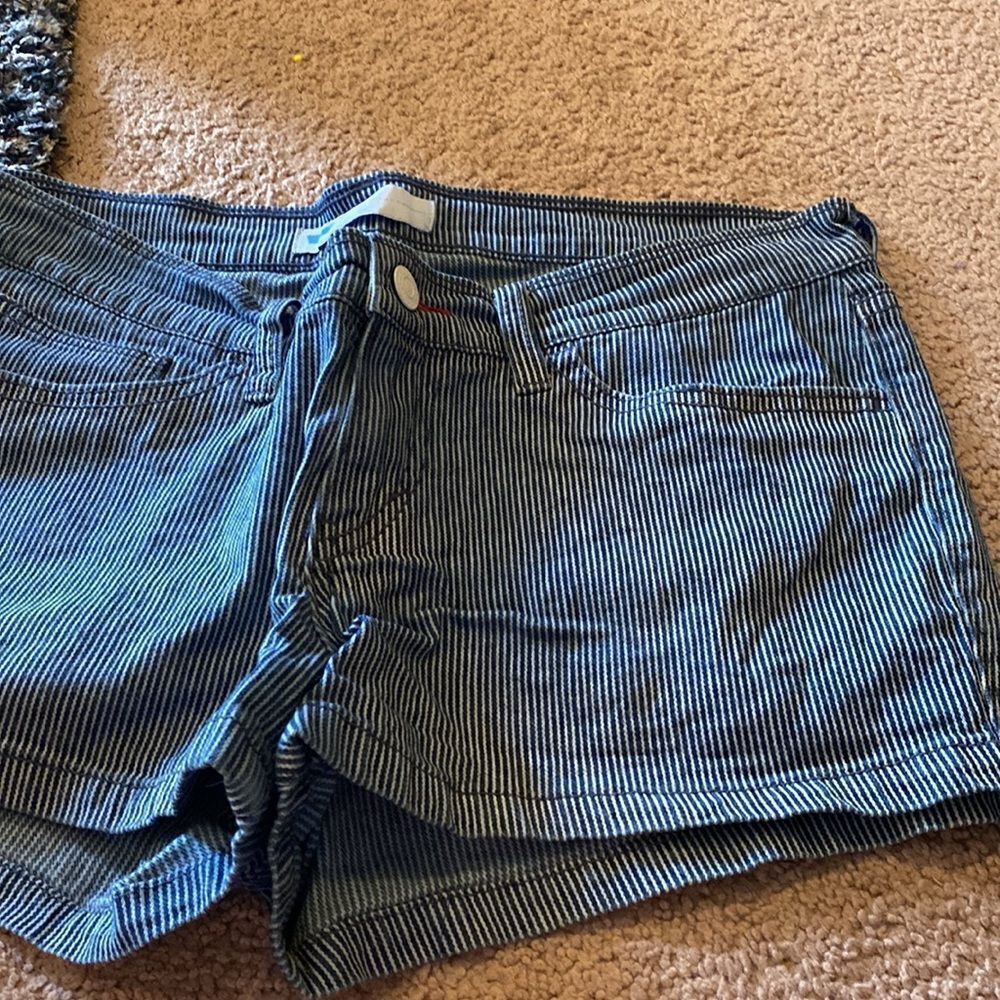 Levi’s shorts size 30 - Picture 3 of 7